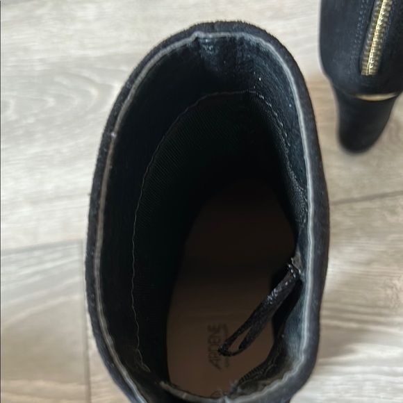 Elegant Black Women's Boots - Picture 3 of 4